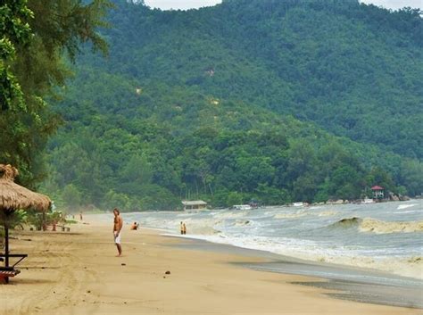 Hop aboard the metro at raja chulan station or bukit nanas. 18 Best Beaches Near Kuala Lumpur - Aanavandi Travel Blog