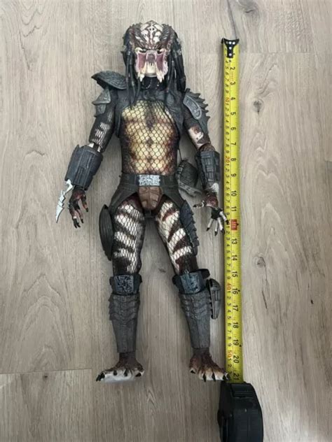 Neca Reel Toys Scale Predator City Hunter Figure Unmasked