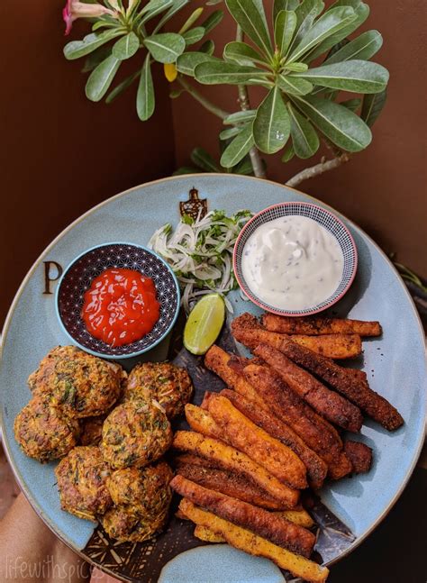 Get this list of keto zucchini recipes here. Life with spices: ZUCCHINI TOTS | HALLOUMI CHEESE FRIES ...
