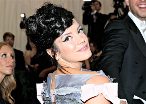 Lily Allen Shares Barftastic Selfie From Her Hospital Bed