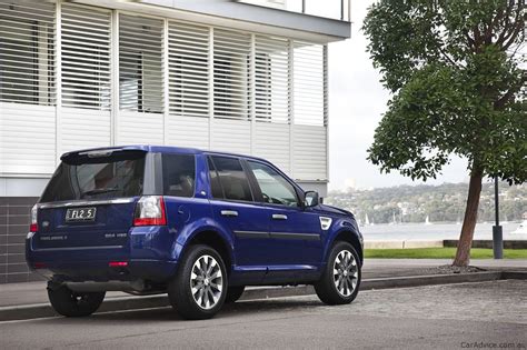 It has diesel engine with displacement of 2.2 litres, which produces power of 150 horsepower on 4000 rpm and land rover freelander 2.2 td accelerates to speed 100 kilometres per hour in 11.2 seconds. Land Rover Freelander 2 Review | CarAdvice