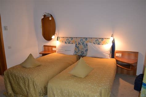 Low rates, no booking fees, no cancellation fees. Hotel Doi Taurasi Afumati 3*** | Cazare in Afumati