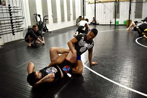 Mma Fighter Hosts Youth Self Defense Classes In Big Rapids