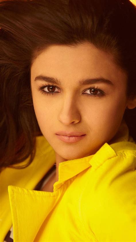 stunning diva alia bhatt yellow bollywood indian actress bonito cute alia bhatt hd phone