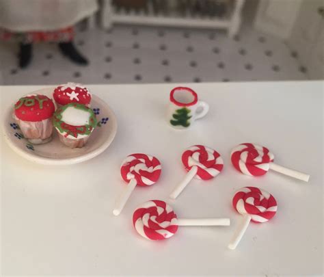 Miniature Candy Cane Lollipops Set Of 5 Dollhouse Miniature 112
