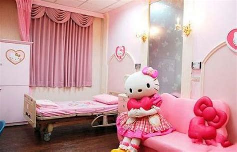 Hello kitty washing her bows and hanging them to dry. 9 Unusual «Hello Kitty» Products! | Pouted.com