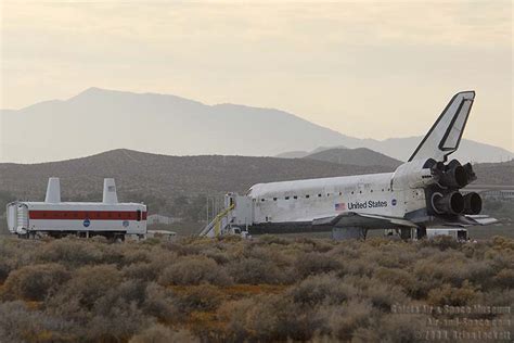 Goleta Air And Space Museum Space Shuttle Discovery Lands At Edwards