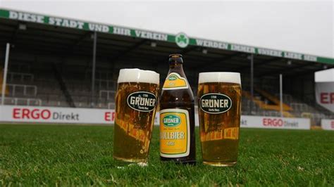 Grüner Bier Fließt Im Stadion Fürth Nordbayernde
