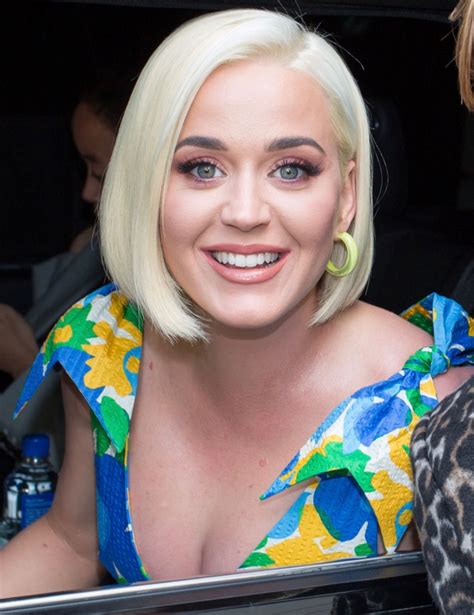 Katheryn elizabeth hudson (born october 25, 1984), known professionally as katy perry, is an american singer, songwriter, and television judge. Pregnant KATY PERRY Out and About in Melbourne 03/09/2020 ...