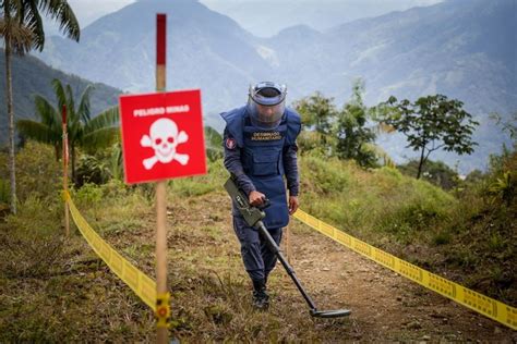 Eln La Pesadilla De Las Minas Antipersona Vuelve A Las Comunidades Indígenas De Colombia