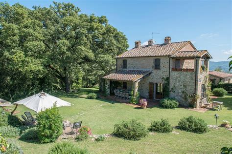 Stunning Farmhouse With Pool On The Border Between Tuscany And In