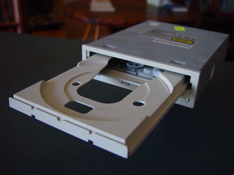 This video shows you how to manually view the menu. File:Cd rom drive with door open.jpg - Wikimedia Commons
