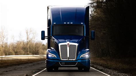 The Kenworth T680 Has A Sleek And Sophisticated New Look Go By