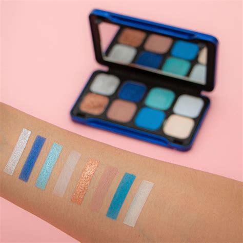 Designed for those who like the finer things in life, 'decadent' features 18 rich. Revolution Forever Flawless Dynamic Eyeshadow Palette ...