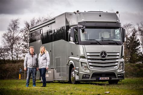 Grootste mobilhome van het land is te koop | De Standaard