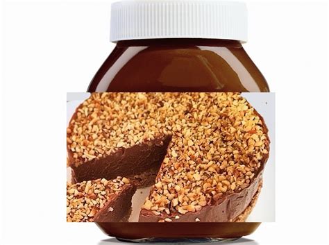 Ecco la torta fredda alla nutella e panna servita in tavola! TUTTI INSIEME: Torta fredda alla ricotta e nutella