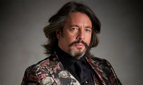 All the wrong answers on a light entertainment commissioning test. Laurence Llewelyn-Bowen shares interior tips | Property blog