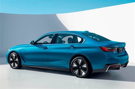 Rumor Bmw 3 Series Going Fully Electric Sooner Than Expected Carbuzz