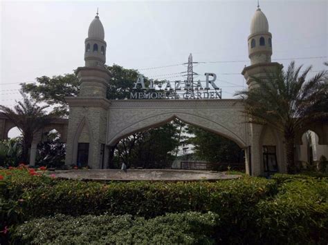 Pemakaman khusus muslim yang dikekola secara profesional. Tanah Pemakaman Al -Azhar Memorial Garden Jl Raya Karawang