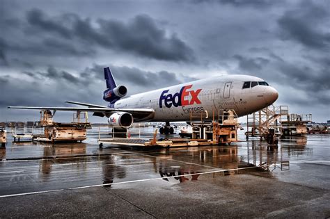 Fedex Wallpapers Top Free Fedex Backgrounds Wallpaperaccess