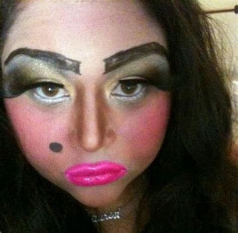 Worlds Worst Makeup Fails Revealed In Toe Curling Snaps Daily Mail