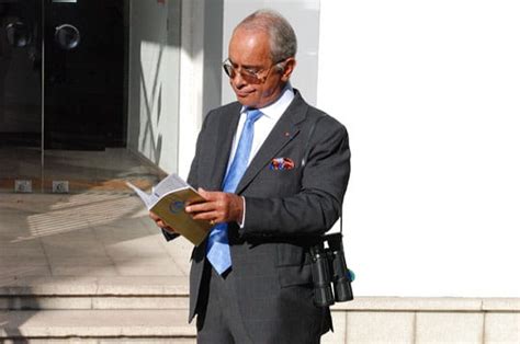 Hitta perfekta yves saint martin bilder och redaktionellt nyhetsbildmaterial hos getty images. Yves Saint-Martin, la légende : Le Prix de l'Arc de ...
