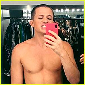 Charlie Puth Goes Shirtless In A Hot New Selfie Charlie Puth Shirtless Just Jared Jr