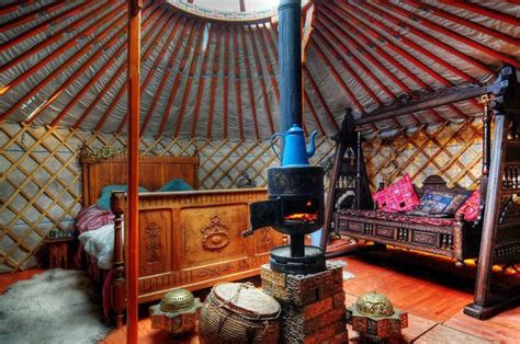 Pin By Julie Fenn On Yurts Tents And Other Houses Yurt Interior