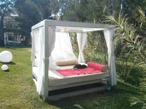 Check spelling or type a new query. "Balinesisches Bett im Garten" Vanity Suite & Spa (Cala ...