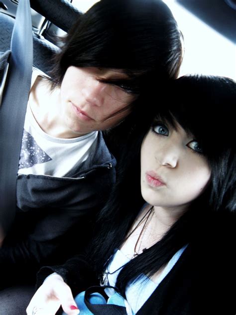 Pin By Willow Kelly On Emo 3 Cute Emo Couples Emo Couples Emo Girls