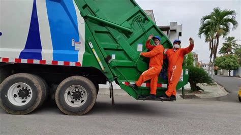 Urvaseo Recolector De Basura Guayaquil Garbage Truck Youtube