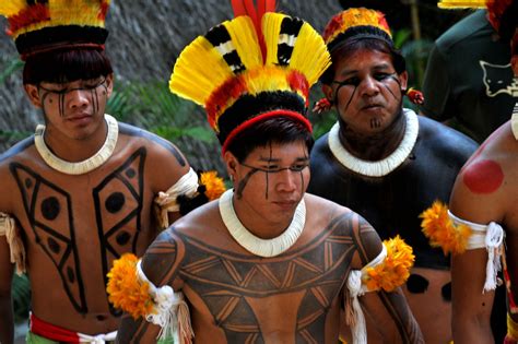 Índios Do Xingu São Conhecidos Mundialmente E Preservam A Cultura Deles