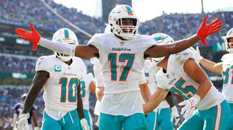 Wrs Hill Waddle Make History In Dolphins Win Vs Ravens Miami Herald