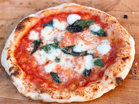 The Best Pizza In Napoli Neapolitan Pizza Tour 🍕🇮🇹 Hardcore Italians
