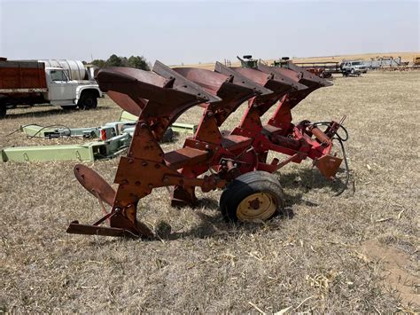 Massey Ferguson 4 Bottom Roll Over Plow Bigiron Auctions