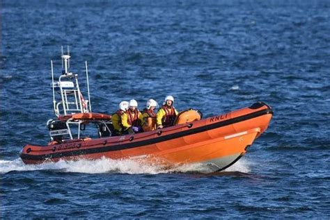 Lifeboat Launched To Help Solo Dinghy Sailor Plymouth Live