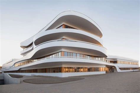 These Stunning Examples Show Why Architects Use The Color White So