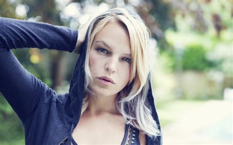 Baggrunde Ansigt Kvinder Model Portræt Blond Langt Hår Fotografering Blå Person Hud