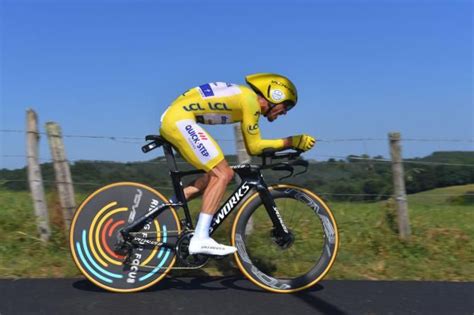 Julian Alaphilippe On His Way To Victory In The Itt Geraint Thomas Trial Bike Goncalves