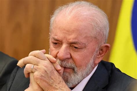 Lula aciona o botão vermelho e assume as rédeas após derrotas sucessivas