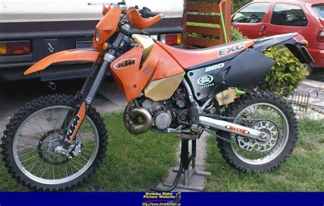 In this version sold from year 2000 , the dry weight is 109.0 kg (240.3 pounds) and it is equipped with a. KTM 250 EXC - 20090521-1673581-2002-KTM-250EXC | Ktm 250 ...