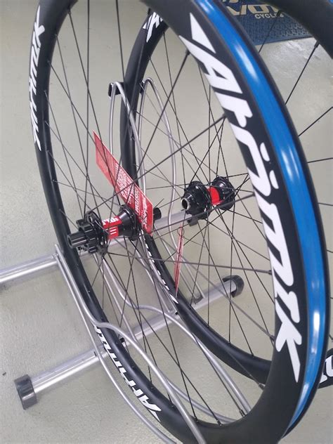 Maybe you would like to learn more about one of these? 2020 Atomik Carbon Gravel 28 wheelset DT-240 XD For Sale