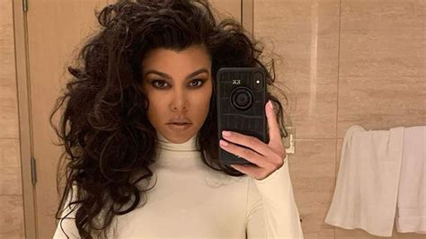 kourtney kardashian poses nude in stunning bathroom inside 7 4million mansion hello