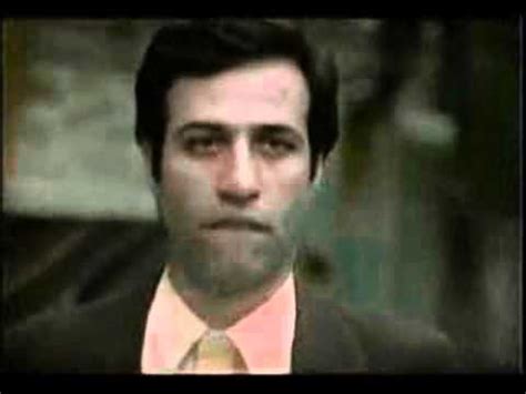 Kemal sunal, mustafa sunal ile saime sunal'ın en büyük çocukları olarak dünyaya gelmiştir. Kemal Sunal 100 Numaralı Adam Film Müzikleri - YouTube