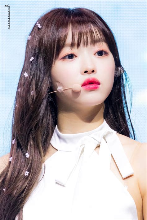 오마이걸 얼굴만 봐도 웃음 터지는 완벽한 45분 톡싸full. 오마이걸 유아 고화질 사진 / 배경화면 (2)