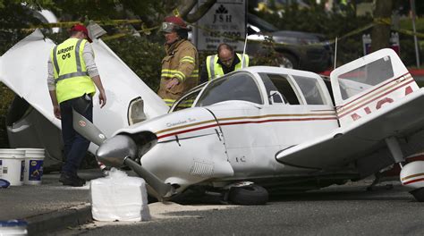 Police Small Plane Crashes On Mukilteo Street No Injuries The
