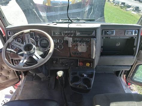 2005 Kenworth T600 Dashboard Assembly For Sale Kansas City Mo