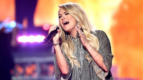 Carrie Underwood Officially Announces First Holiday Album My Gift Iheart