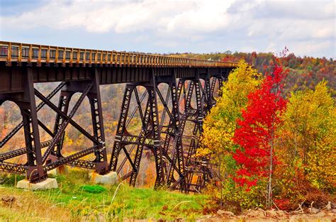These Small Towns Have The Best Fall Foliage For Leaf Peeping Leaf