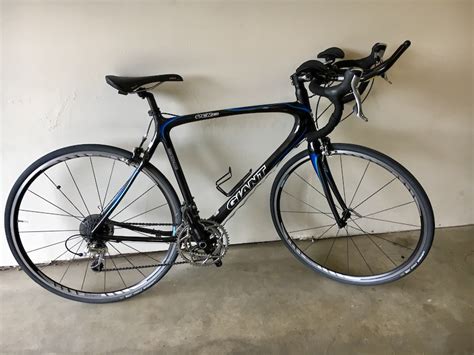 Well Equipped Giant Ocr C2 Road Bike For Sale